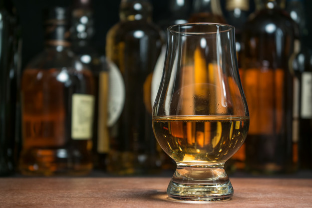 Whisky-Tasting Wien – Whiskyglas schwenken