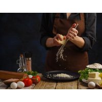 Italienischer Kochkurs Wien – Parmesan reiben