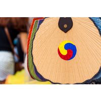 Koreanischer Kochkurs Wien - Marktstand mit Korea-Symbol