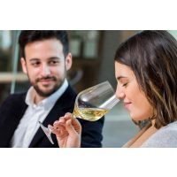 Weinseminar Innsbruck: Paar beim Tasting