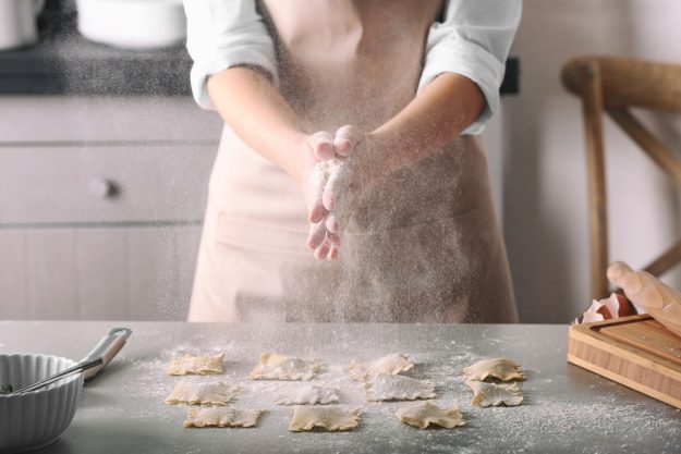 Pasta-Kochkurs Wien – Ravioli mit Mehl bestäubt
