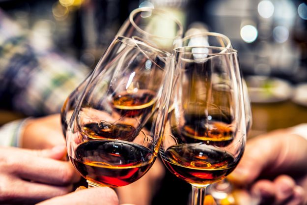 Whiskey Tasting in Wien – Verkostung und anstoßen