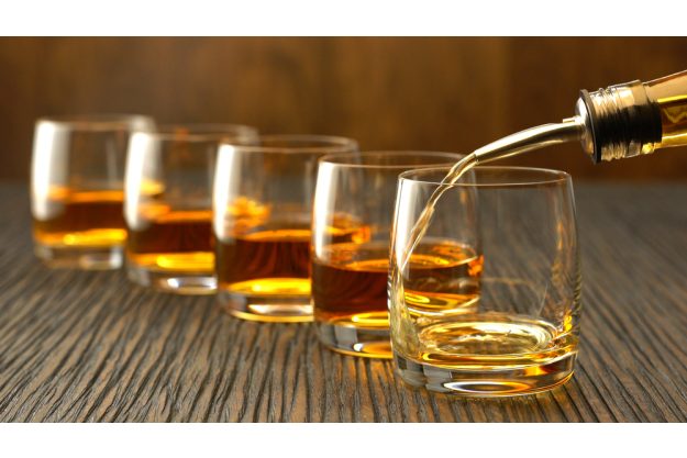 Whisky-Tasting Wien – Whisky einschenken