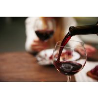 Weinseminar Wein – Rotwein einschenken