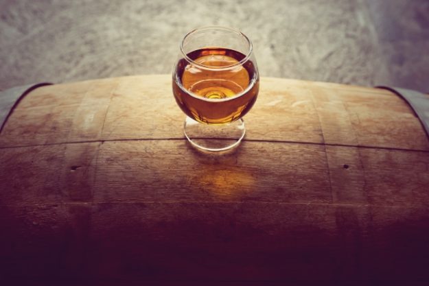 Whisky-Tasting-Gutschein – Whisky auf einem Whisky-Fass