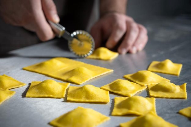 Frische Pasta selber machen - Eierravioli